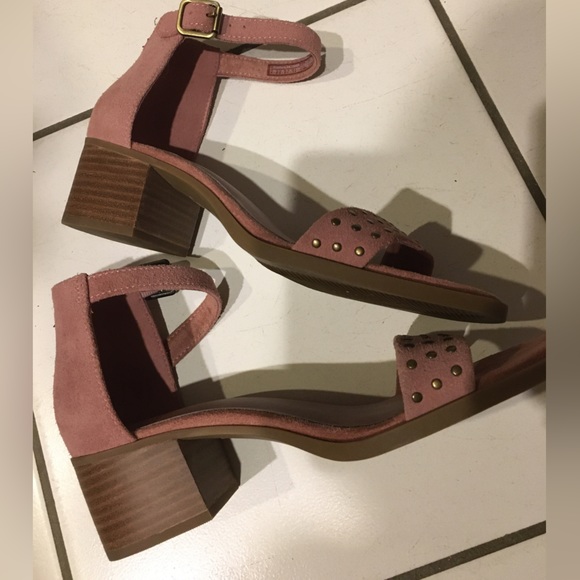 Koolaburra by Ugg Ortholite Bellen Suede Chunky Heeled Sandal - Picture 3 of 7